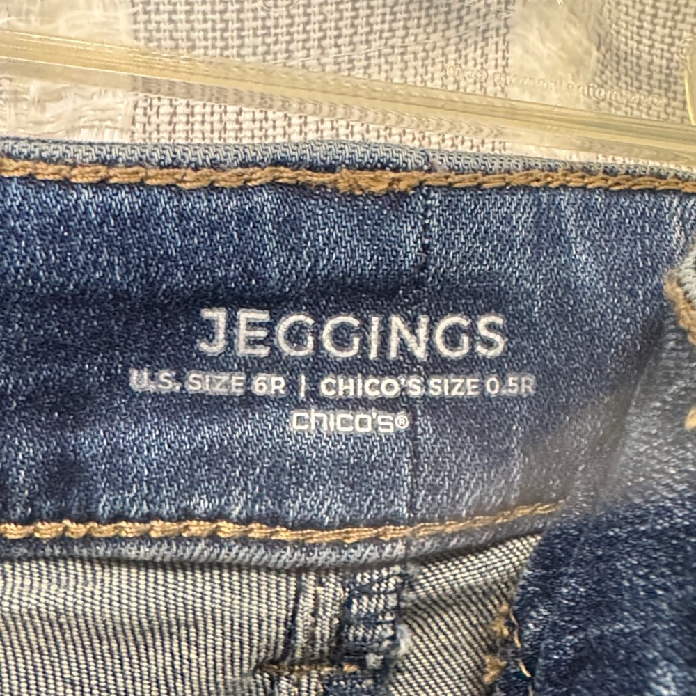 Chico's Blue Wash Jeggings with‎ Floral Embroidery US Size 6R / Chicos Size 0.5R - Picture 5 of 14